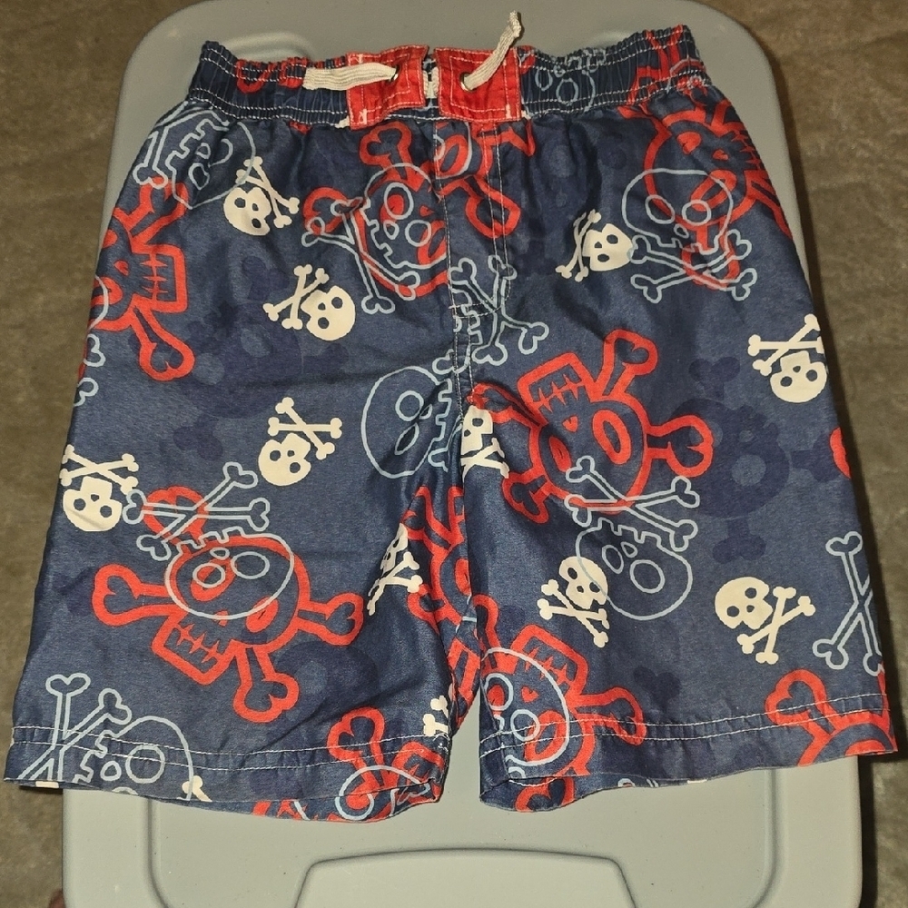 (J35) Boys Sz 5 Blue Skull Print Shorts